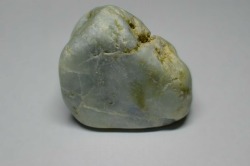 糸魚川産　翡翠原石