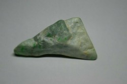 糸魚川産　翡翠原石