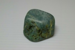 糸魚川産　翡翠原石　