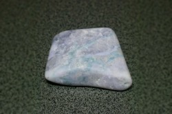 糸魚川産　翡翠原石　