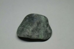 糸魚川産　翡翠原石