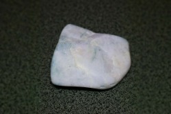 糸魚川産　翡翠原石
