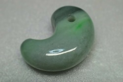 糸魚川産　勾玉　32mm