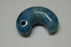 糸魚川産翡翠　勾玉　40mm