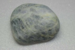 糸魚川産　翡翠原石　