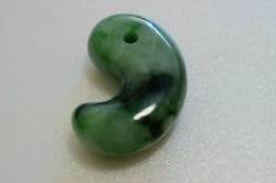 糸魚川産　勾玉 42mm