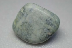 糸魚川産 翡翠　原石　