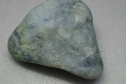 糸魚川産　翡翠原石　