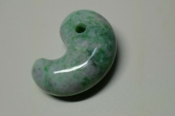 糸魚川産　勾玉 32mm