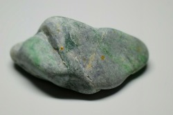 糸魚川産　翡翠原石