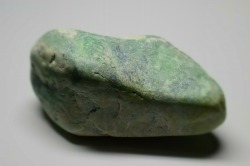 糸魚川産　翡翠原石