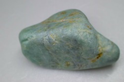 糸魚川産　翡翠原石