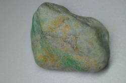 糸魚川産　翡翠原石