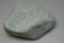 糸魚川産　ラベンダー　原石　