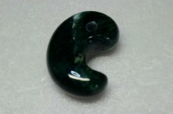 糸魚川産　勾玉  34mm