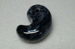 糸魚川産　勾玉 34mm
