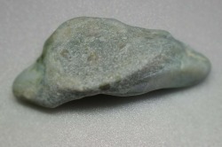糸魚川産　ラベンダー　原石