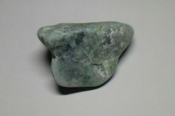 糸魚川産　翡翠原石