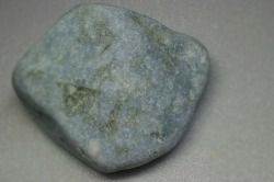 糸魚川産　ラベンダー　原石　