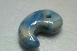 糸魚川産　青　勾玉　34mm