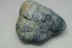 糸魚川産　翡翠原石