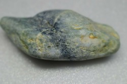 糸魚川産　翡翠原石　