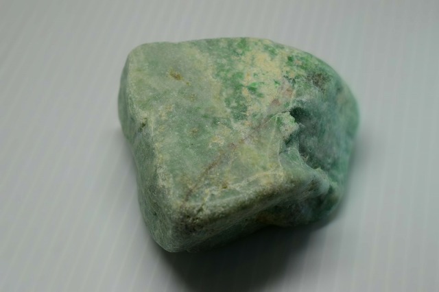 翡翠 原石 糸魚川産 翡翠原石