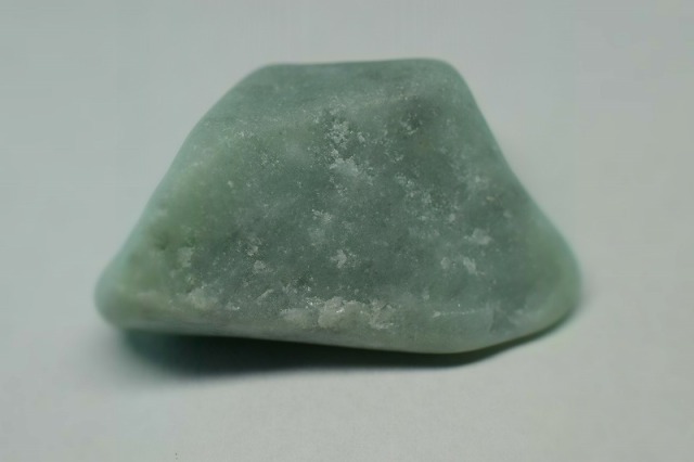 ヒスイ 原石 重さ6kg 糸魚川翡翠 原石 国産 7.2kg 巨大 産地証明書 付き 翡翠 誕生石 5月