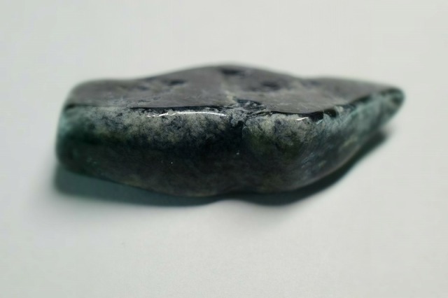 翡翠原石　♪ぷー次郎♪　 糸魚川産 翡翠原石