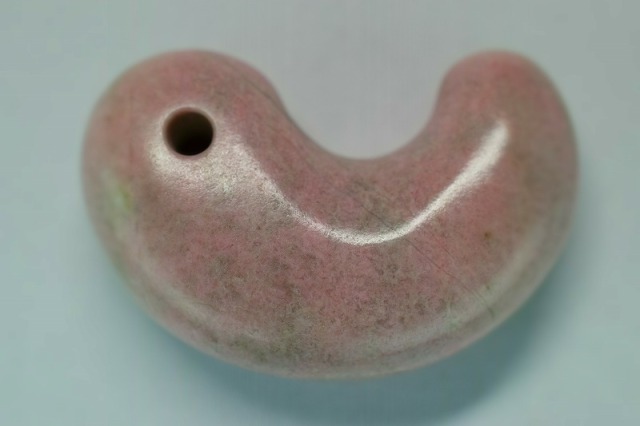 桃蓮玉 糸魚川産桃簾石 勾玉 36mm