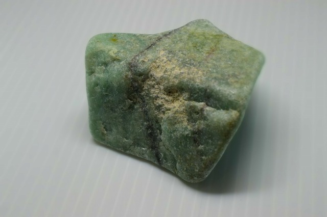 糸魚川産 翡翠原石