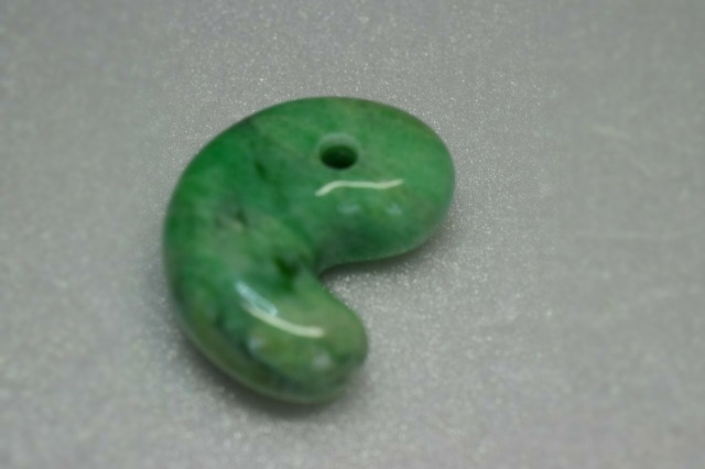 糸魚川産 翡翠 勾玉