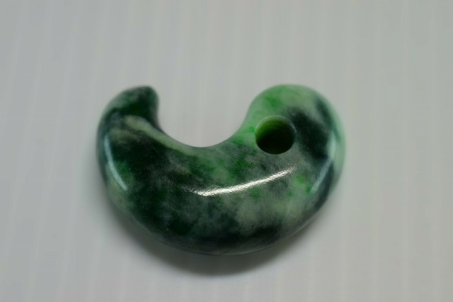 糸魚川産翡翠 勾玉 30mm