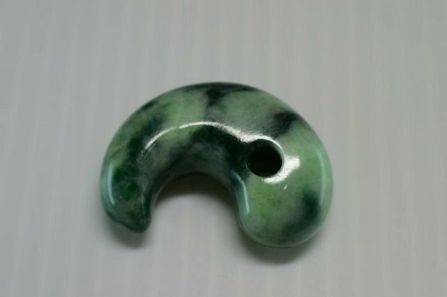 糸魚川産翡翠 勾玉 30mm