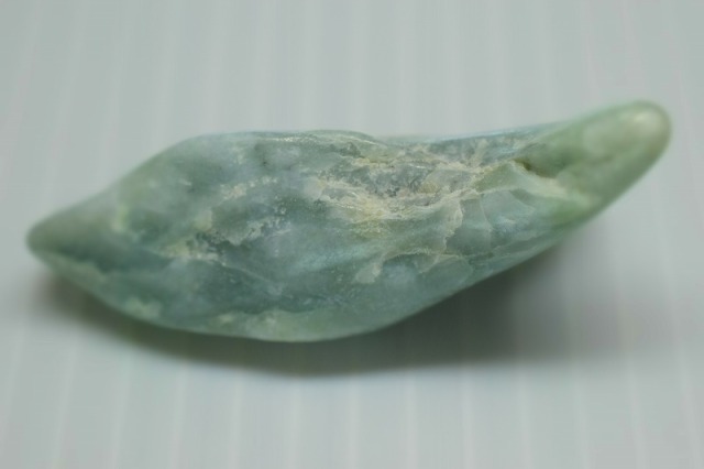 翡翠 原石 糸魚川産翡翠 原石 磨き 137g｜国産天然石 通販のキラリ石