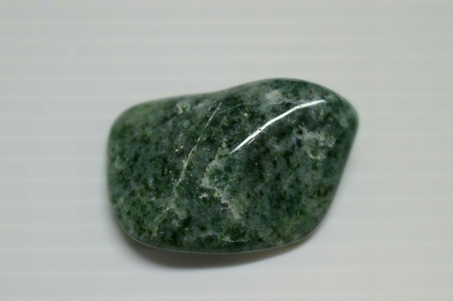 糸魚川産 翡翠 38,500円（税込）、希少翡翠原石 糸魚川産 翡翠（ヒスイ）原石