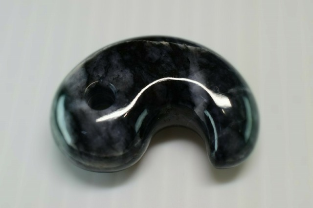 糸魚川産翡翠 勾玉 31mm