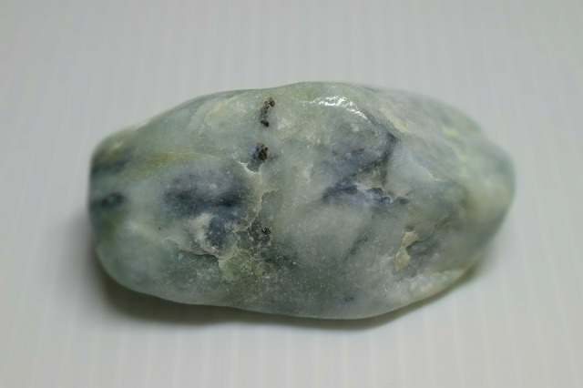楽天市場】糸魚川翡翠原石 G00956 118mm*76mm*50mm 糸魚川