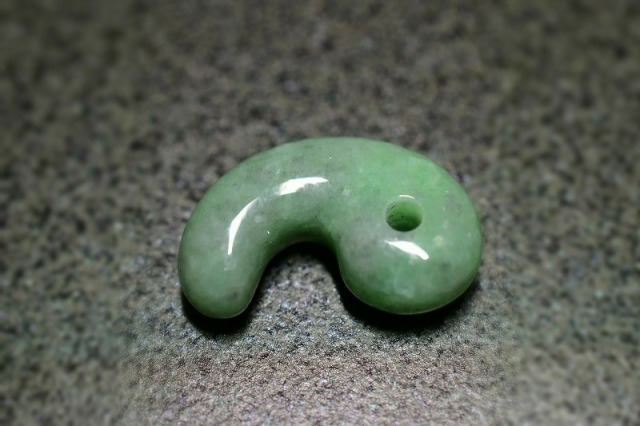 糸魚川産翡翠 勾玉 21mm