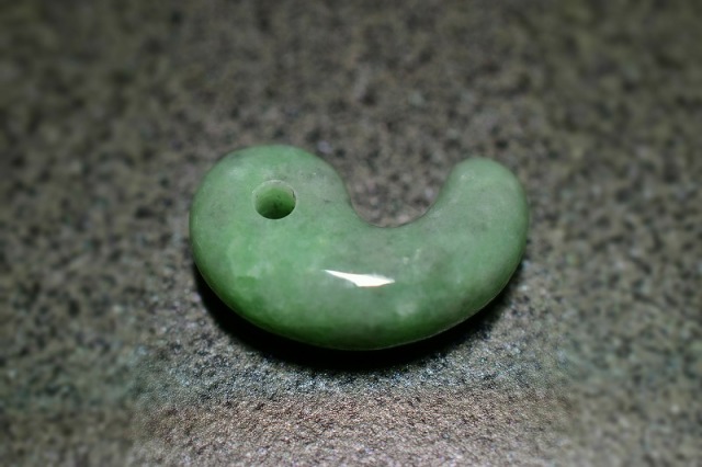 糸魚川産翡翠 勾玉 21mm
