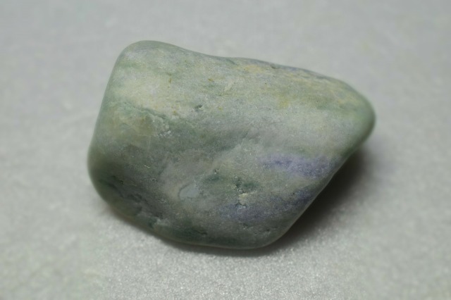 糸魚川産 ラベンダー 原石