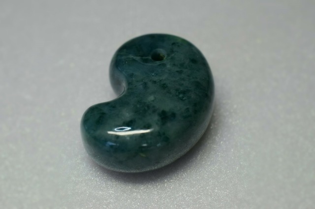 糸魚川産 コン沢 勾玉