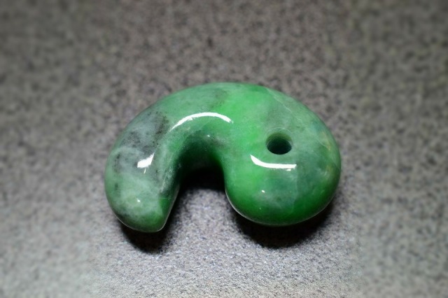 糸魚川産翡翠 勾玉 36mm