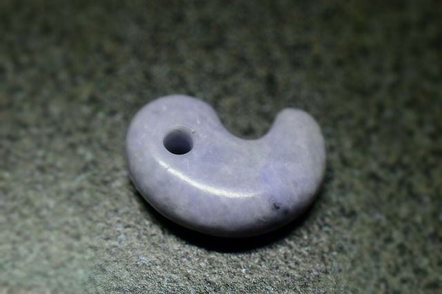 Yaorozu　　糸魚川　⭐️翡翠⭐️ 約17.5mm 大玉サイズ 糸魚川産翡翠 勾玉 17mm
