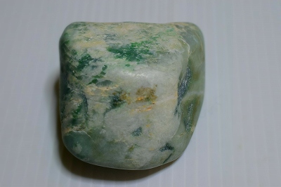 糸魚川産 翡翠原石 緑