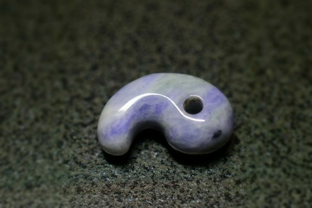 専用 糸魚川産　翡翠勾玉　　　　　☆18,000円☆ 糸魚川産翡翠 勾玉 18mm