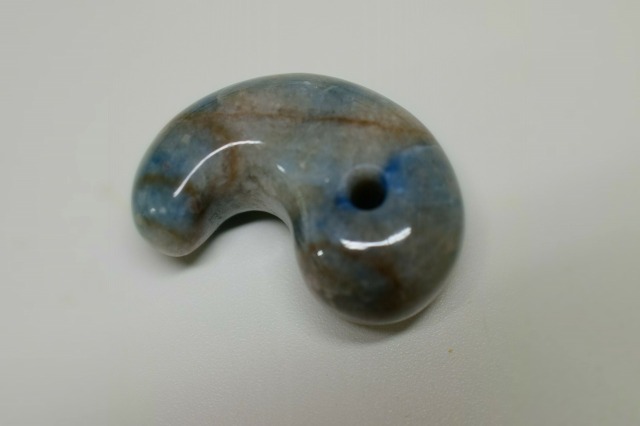 糸魚川産 勾玉 32mm