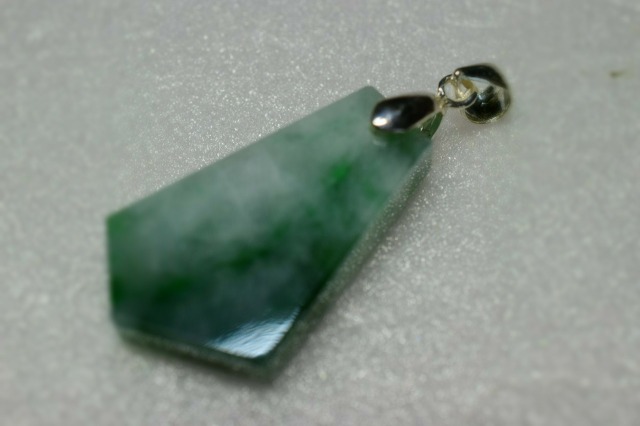 糸魚川産 翡翠 ペンダントトップ