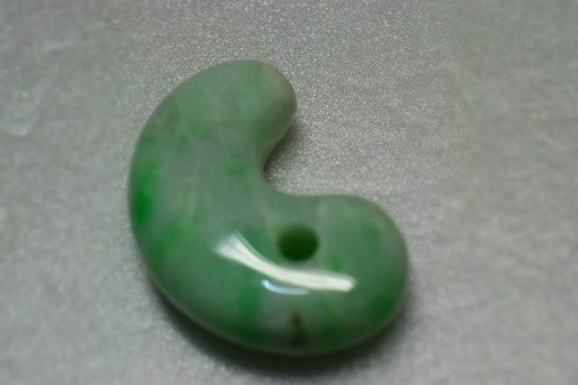 糸魚川産 勾玉 40mm