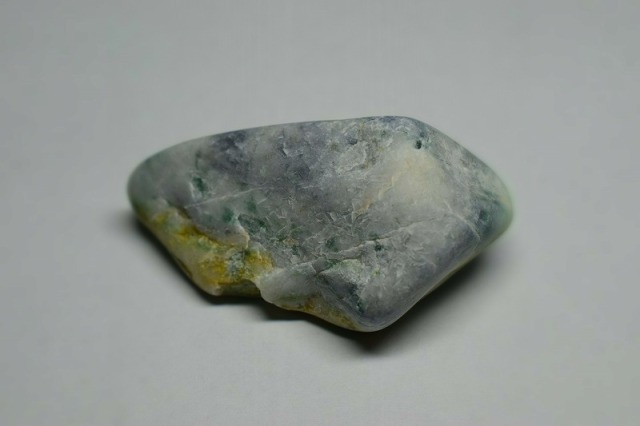 ヒスイ　原石　糸魚川　N87-1 糸魚川翡翠 原石 国産 7.2kg 巨大 産地証明書 付き 翡翠 誕生石